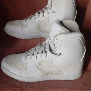 Nike Air Hyper fuse hightops sz 7